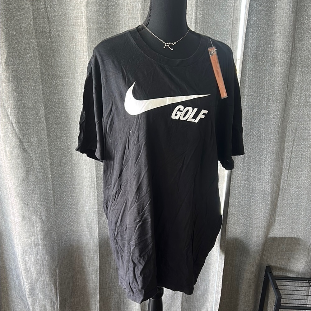 Nike Black and White Short Sleeve Tee with Classic Crew Neck